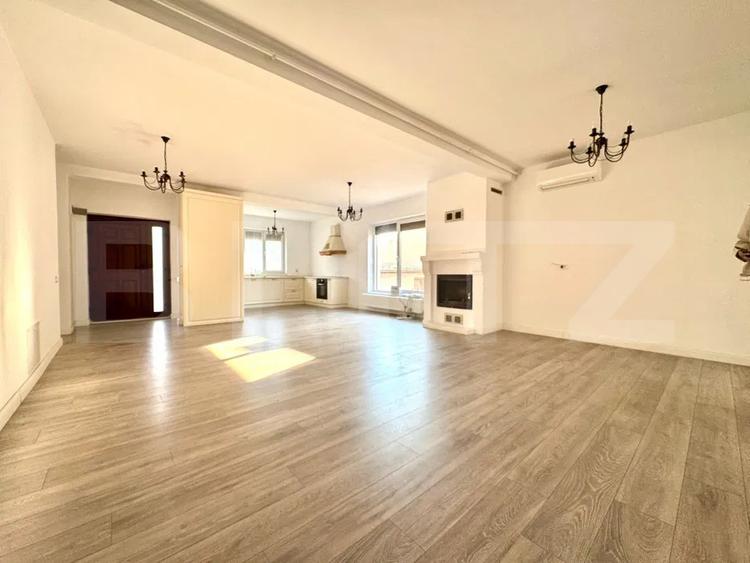 Casa individuală parțial mobilat cu suprafață de 119mp , teren 80mp, parcare