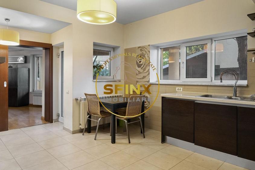 Vila cu teren de 1000mp, gradina matura, piscina, garaj, aproape de Jolie Ville