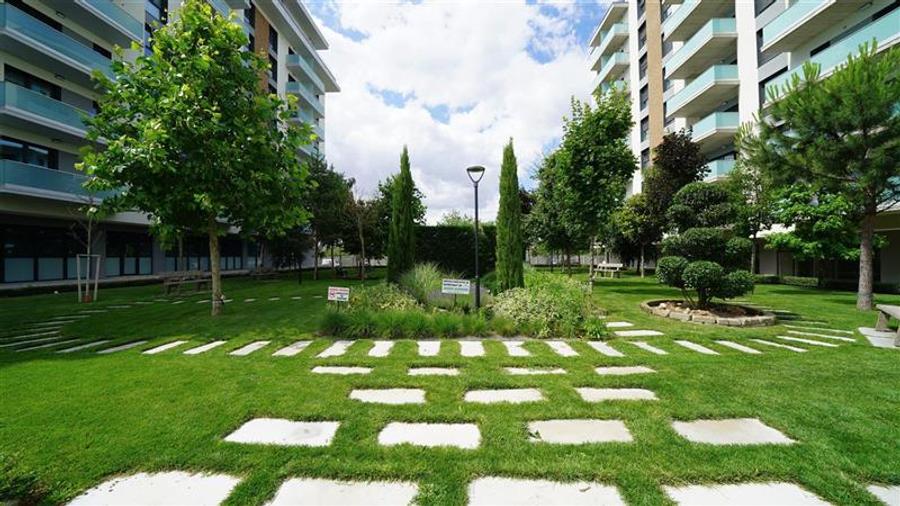 Spatiu comercial | Complex rezidential nou | Nufarul | 15 parcari incluse