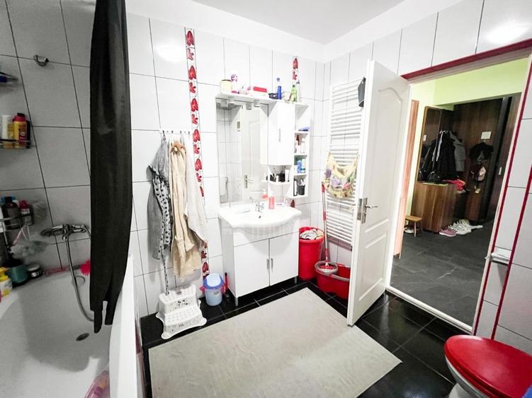 Apartament 3 camere de vanzare in Manastur, Cluj Napoca