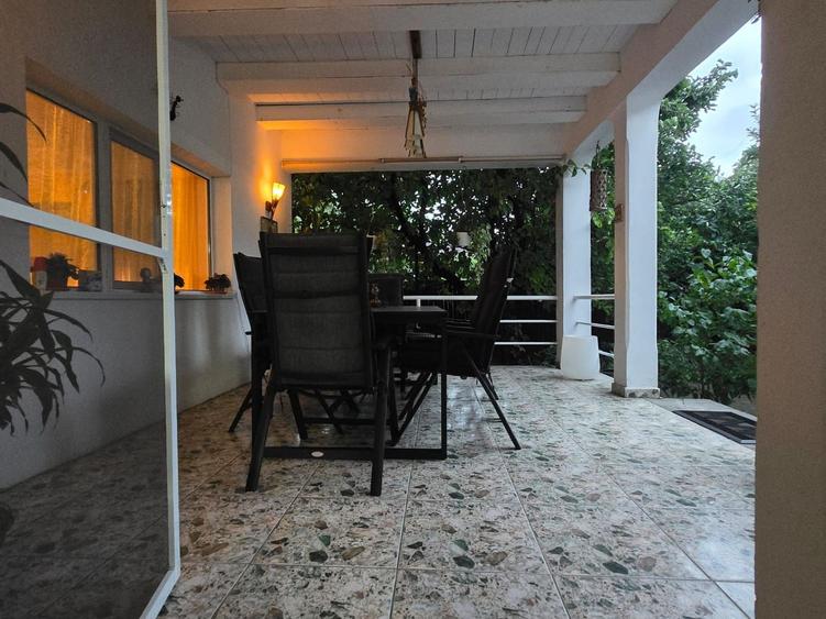 Casă Renovată cu Grădină | 227 mp | 3 Terase | 3 Dormitoare | Milcov