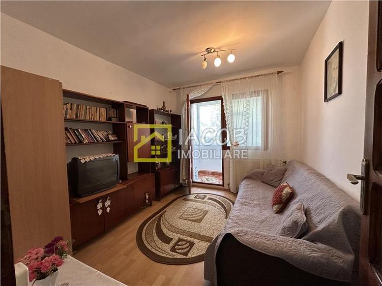 Apartament 3 camere decomandate – Str. Metalurgiei, Bacău
