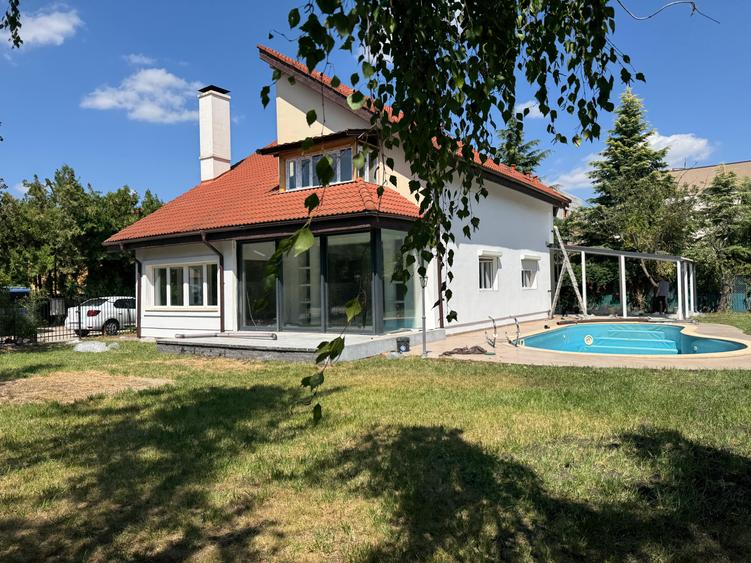 VILA P+1+M cu Piscina - Pipera 650mp Curte