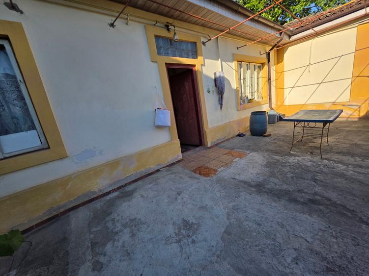 Casa ultracentral , pozitie buna