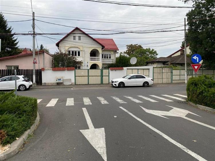 Vila de inchiriat in zona Bucurestii Noi - langa Parc Bazilescu