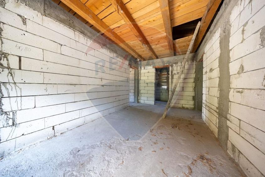 Casa individuala la rosu, 183 mp utili, teren 1.000 mp - Dumbravita
