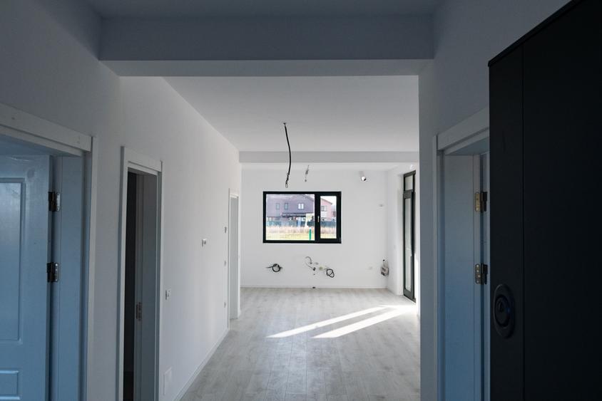 CASA LA ROSU IN COMPLEX DE 20 de CASE INDIVIDUALE in Corbeanca