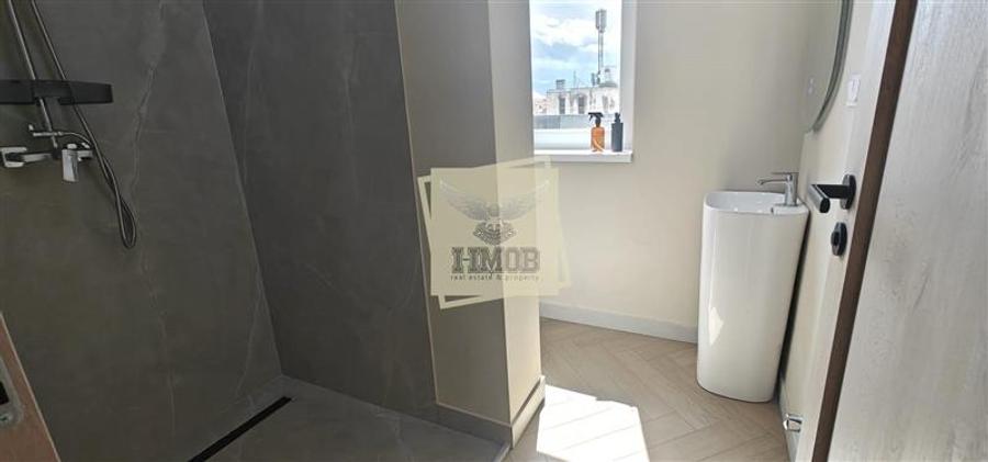 Penthouse cu 3 camere 3 bai si terasa 88 mp in zona Lazaret