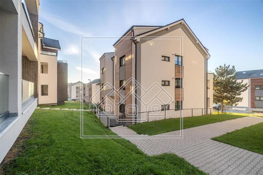Ap. 2 camere, terasa 12.45 mp, aer conditionat, finisat la cheie