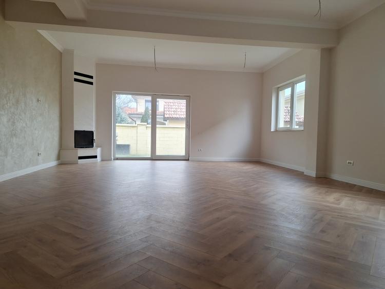 Duplex spatios cu 4 camere in Dumbravita -semineu- la 3 minute de Primarie