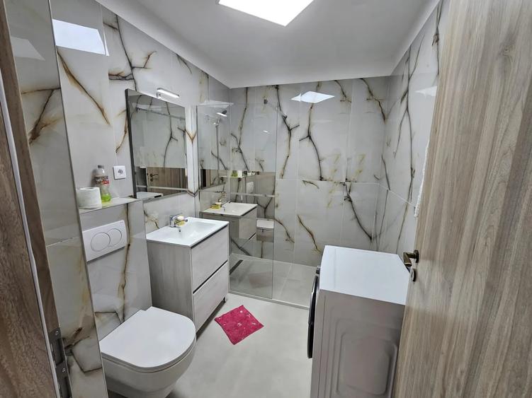 Apartament de 2 camere, semidecomandat, 46mp + 10mp terasa, zona Eroilor