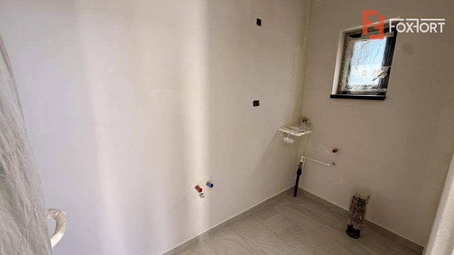 Duplex cu 3 camere si 2 bai pe parter, zona Albina