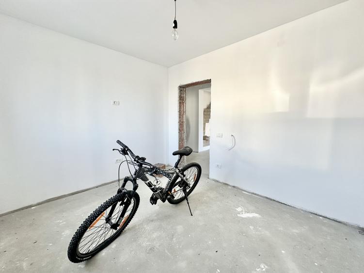 Duplex cu 4 camere - zid dublu - 130 mp utili - Bazosu Nou