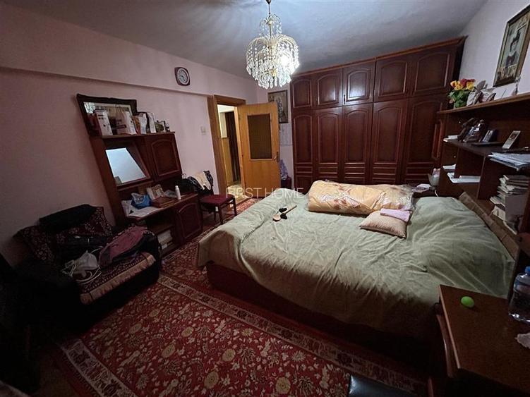 Apartament cu 3 camere de vanzare et. 2,  zona Sud. - 4
