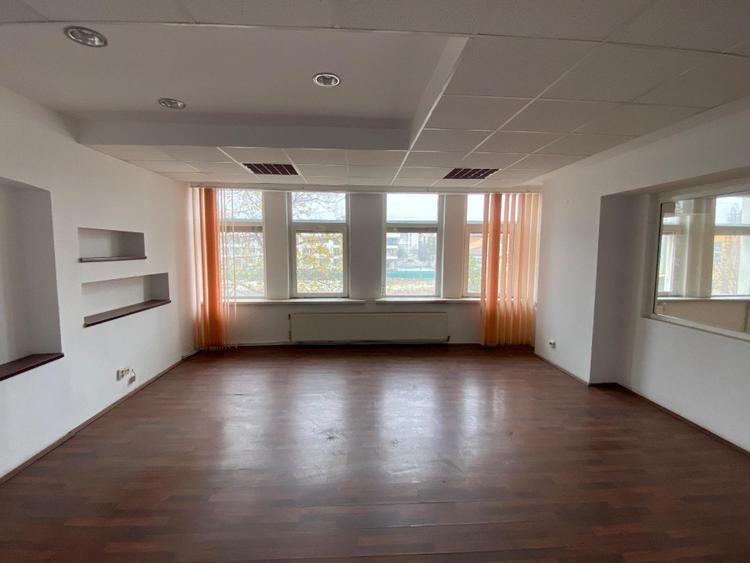 Spațiu birouri, 3500 mp, zona Lapus