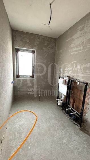 Casa 4 camere de vanzare in Floresti