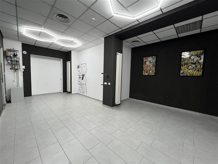 Spatiu comercial (Gheorgheni, Cart. Bucin bl. 18 F)