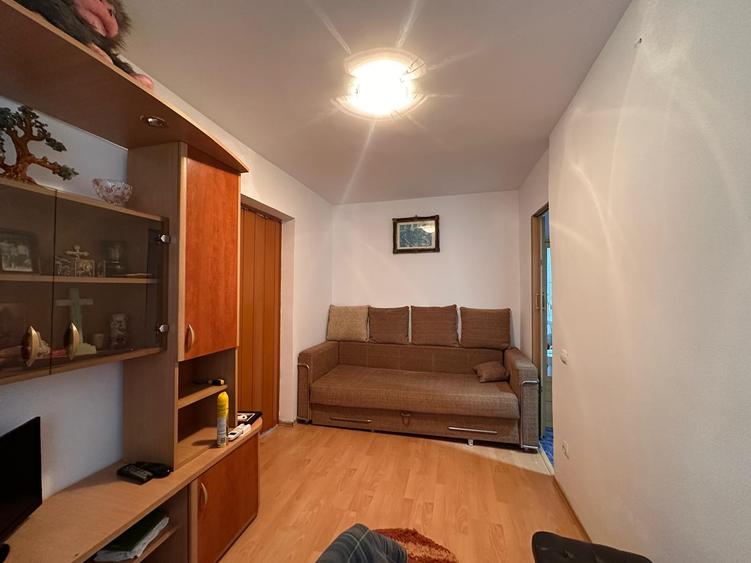 Apartament de închiriat | Etaj 2/4 | Mobilat și utilat | Centrala Termica