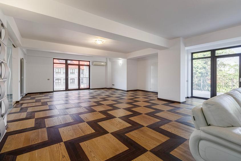 Vanzare - apartament - 4 camere+2 terase - Kiseleff