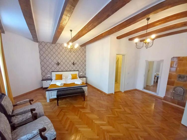 Afacere la cheie. Pensiune de 400 mp utili in Sibiu