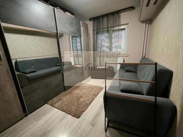 3 camere / 2 bai/ etaj 2 /  Intre Lacuri