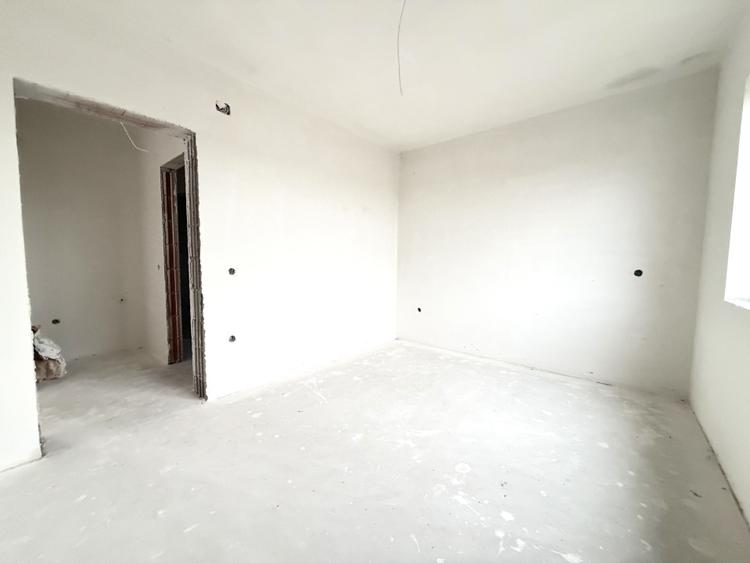 Triplex spatios, 4 camere, 140 mp utili, 330 mp teren - Sanandrei