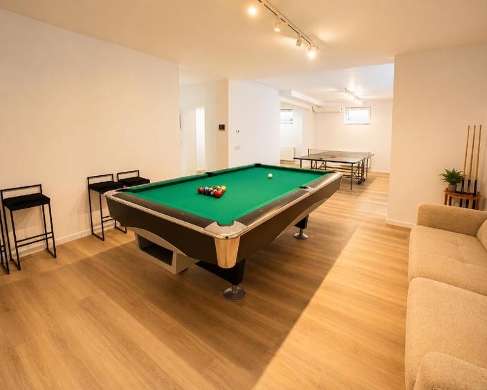 Vila cu Piscina in Băneasa Residential Park | Smart Home | Complet renovata