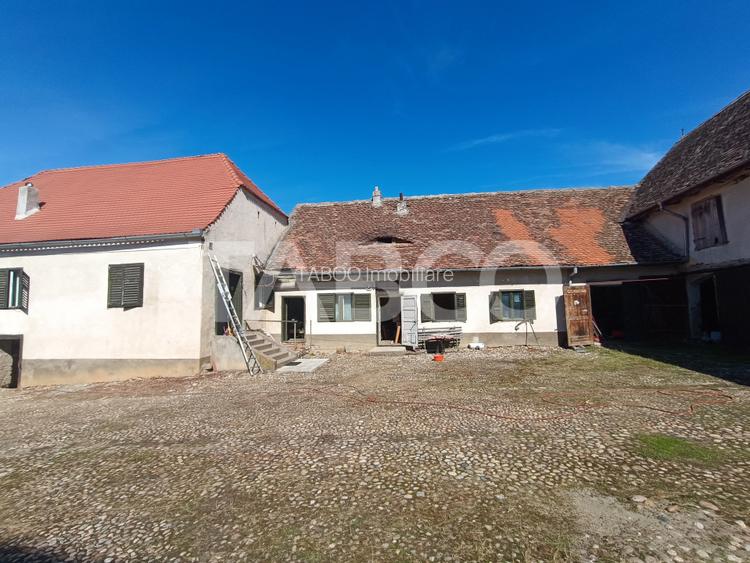 Casa saseasca plina de istorie de vanzare in satul Nou judetul Sibiu - 2