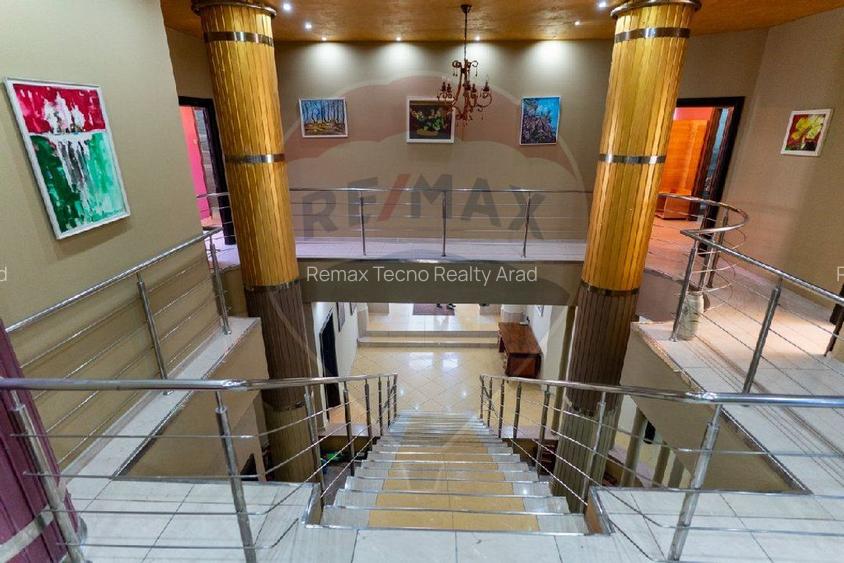 Hotel / Pensiune de închiriat sau vanzare în zona Central,Hunedoara - 23