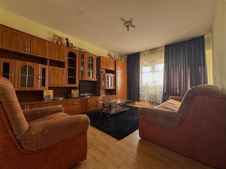 Apartament cu 3 camere, decomandat, 2 băi – Frumoasa