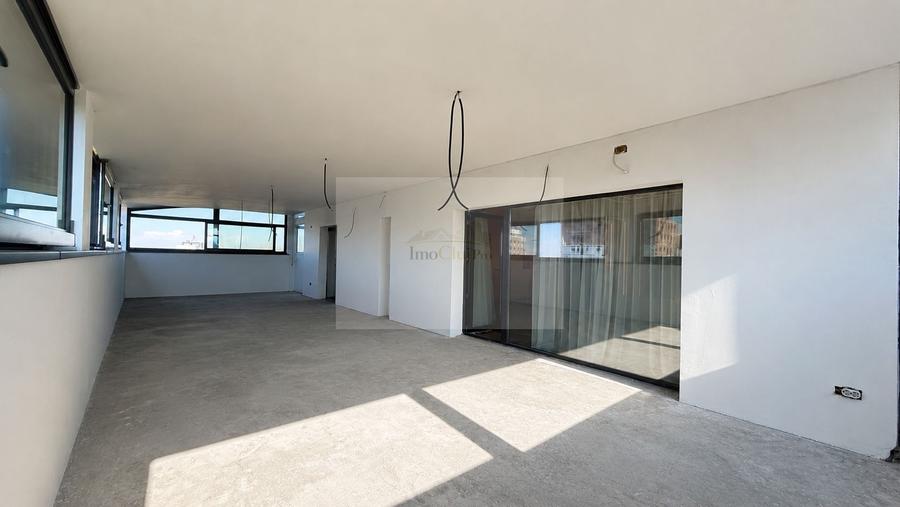 Penthouse exclusivist cu rooftop privat, jacuzzi și 2 parcări