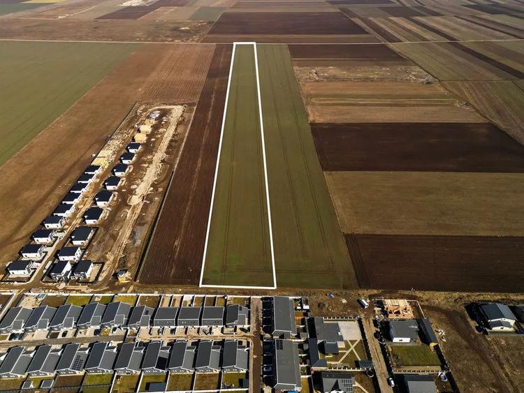 Teren 38.500 mp Izvor