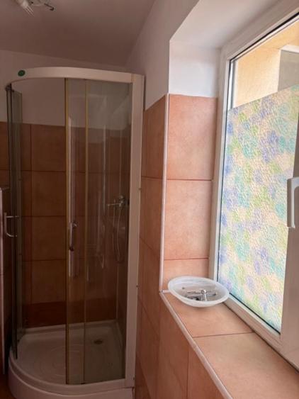 Unirii Inchiriez ap 3 cam nemobilat et 1 Vila recent renovat pentru birou parcar