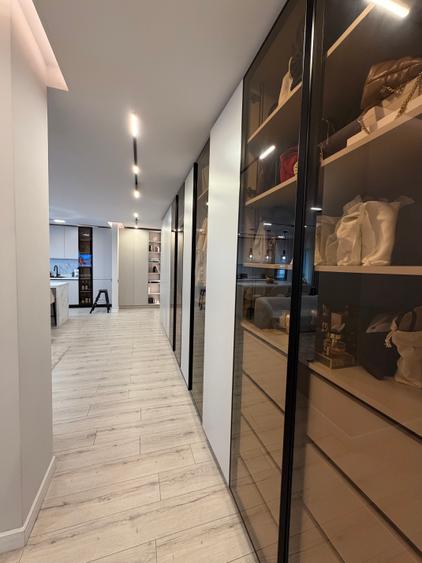 Apartament cu vedere la lac în GranVia Lake,mobilat complet,parcare inclusă