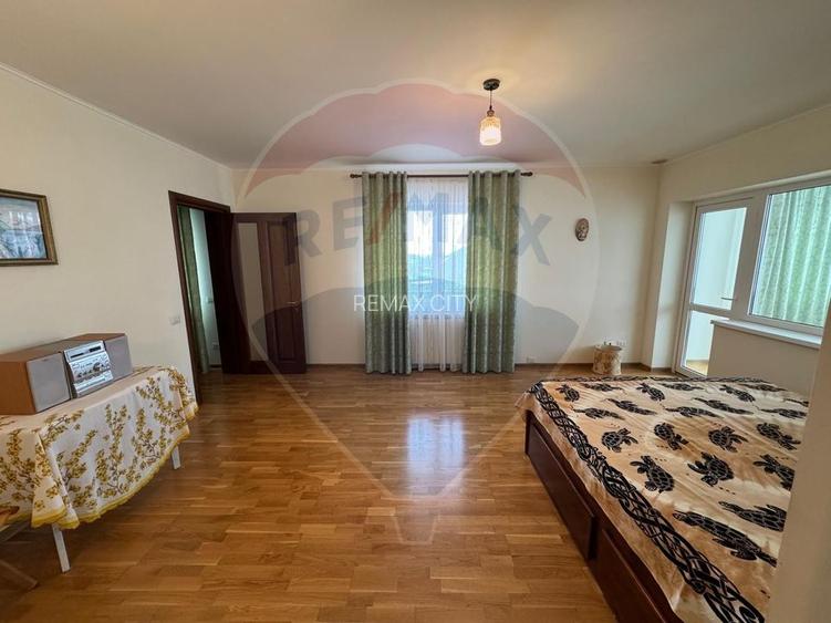 Casă / Vilă cu 6 camere de vânzare în zona Darmanesti - 23