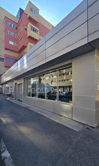 Spatiu Comercial - 140mp - Vitrina - Trafic Pietonal