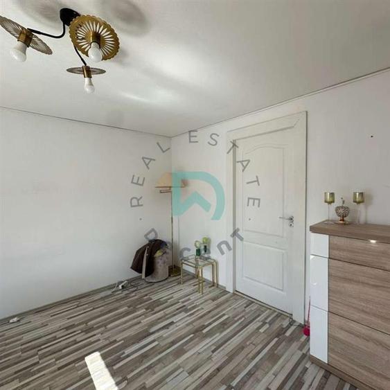 Apartament 3 camere spatios, etaj 1, zona Grivitei, cu garaj, beci si terasa