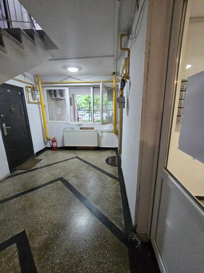 APARTAMENT DE VÂNZARE CU DOUĂ CAMERE IN ZONA PAJURA SEC.1