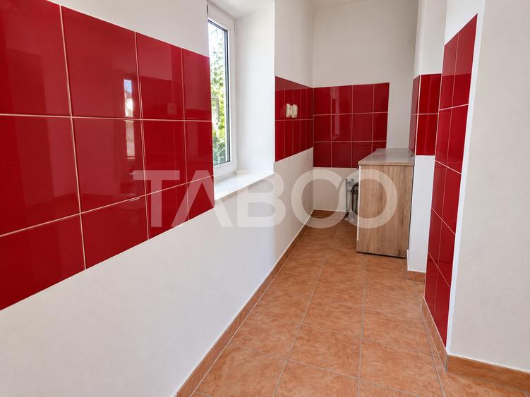 Spatiu comercial de inchiriat parter 2 camere acces din strada