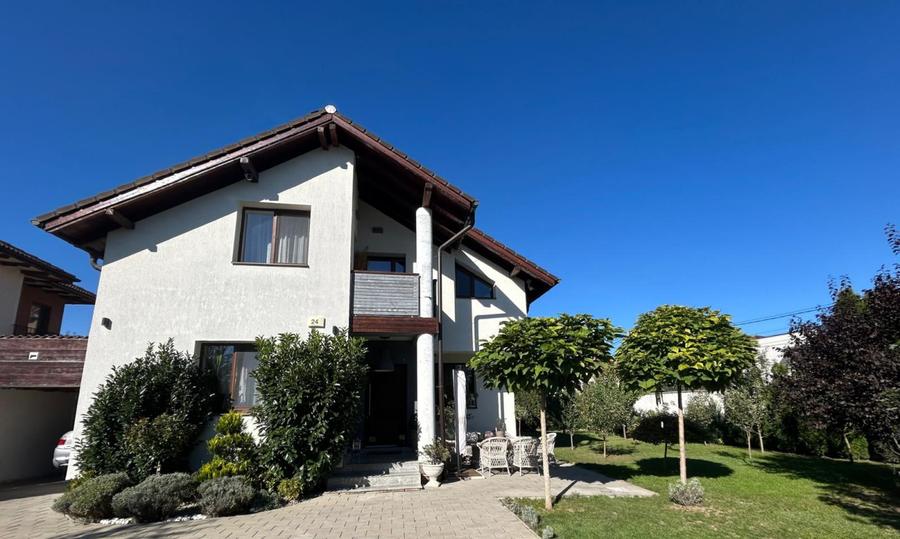Casa de vanzare , 6 camere , 200 mp , Zona Cetate