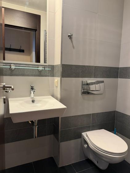 Apartament renovat situat in ansamblu rezidential cu piscina/ Iancu Nicolae