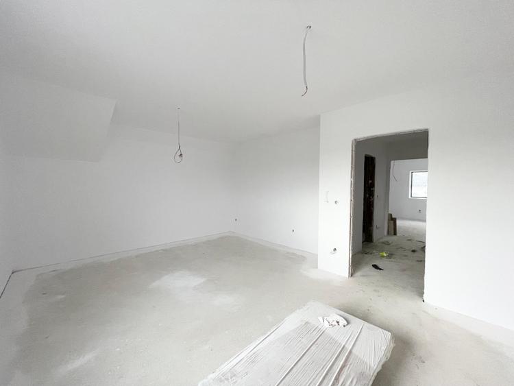 Duplex 4 camere central Mosnita Veche