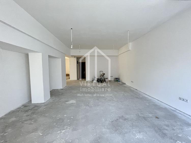 Spatiu comercial cu 8 camere, 5 bai, terasa - zona Centrala