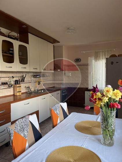 Pensiune - Domeniu montan - Casa si cabana 14 camere de vânzare