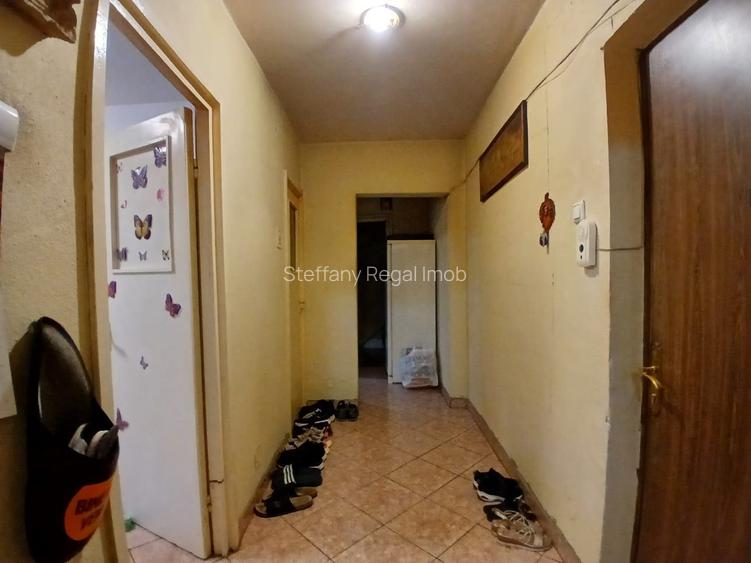 Apartament 3 camere de vanzare Lujerului