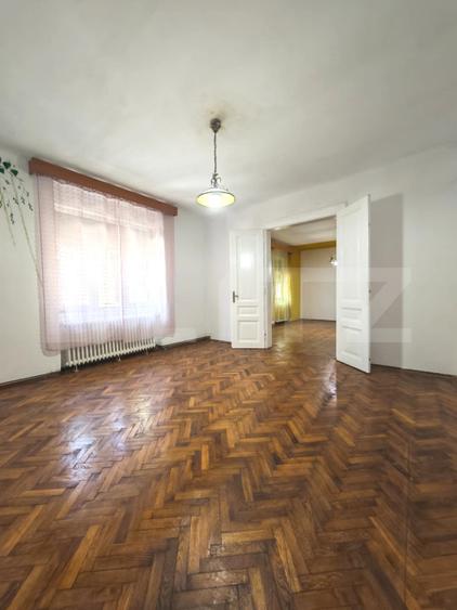 Casa istorica, 2 apartamnte, curte proprie- posibilitati multiple, zona Balcescu