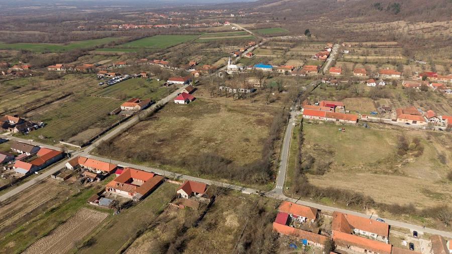 Conac nobiliar de secol XIX cu 8 camere în Maciova