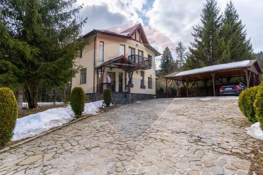 COMISION 0%| Pensiune + Casă de vânzare în Predeal | Business activ |