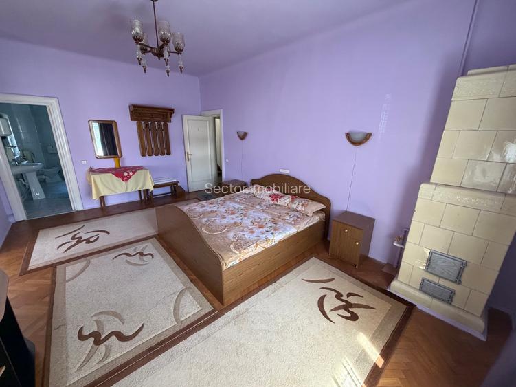 Vilă istorică de vânzare Castel Aura Buzescu Bușteni str. Victoriei nr. 11