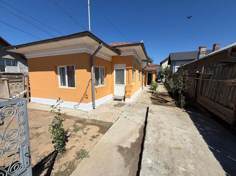 CASĂ RENOVATĂ 105 MP UTILI TEREN 400 MP COMUNA BERCENI STRADA CIULINI